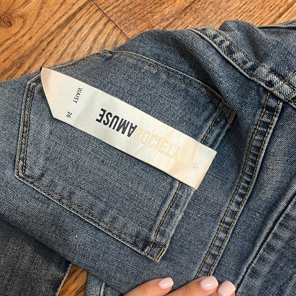 Super cute amuse society jeans NWT! - Picture 2 of 2